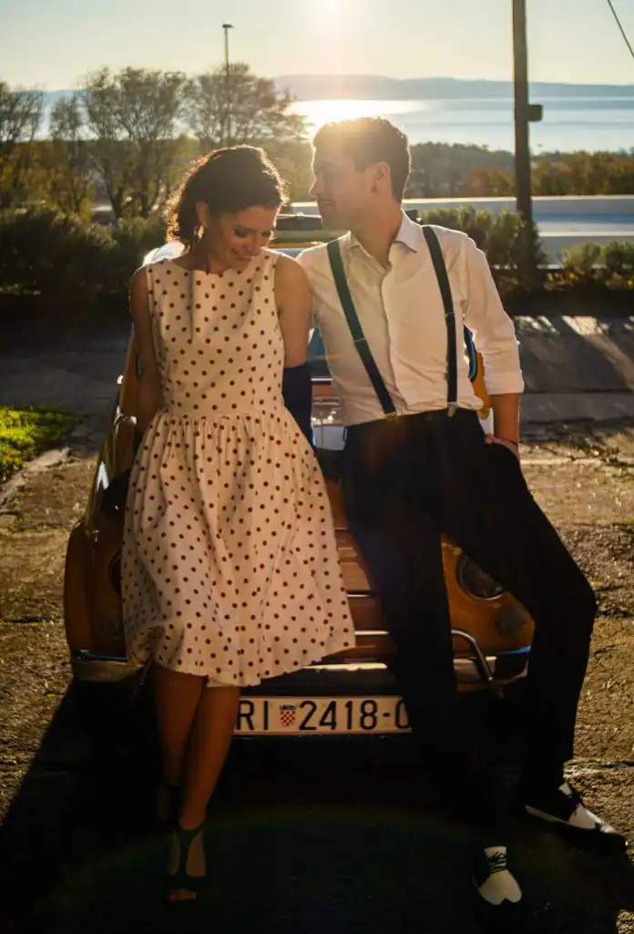 Rino Petrović novim spotom i pjesmom vraća u pedesete godine Rino Petrović novim spotom i pjesmom vraća u pedesete godine