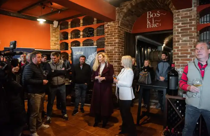 U hotelu Boškinac održana En primeur premijera prvih ovogodišnjih paških sireva U hotelu Boškinac održana En primeur premijera prvih ovogodišnjih paških sireva