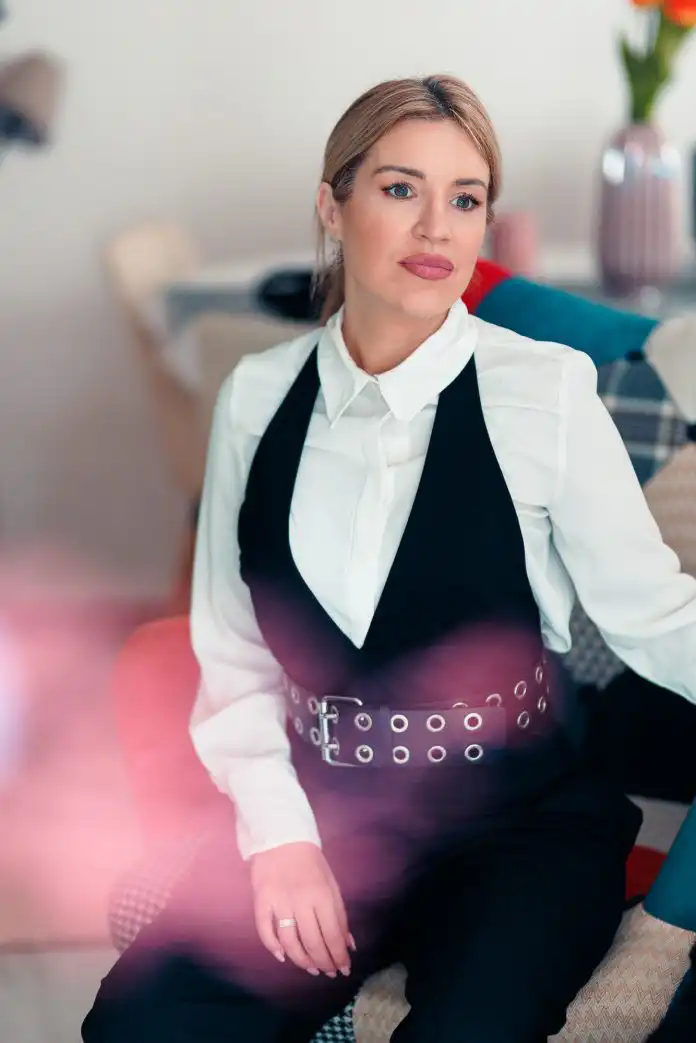 Ne stišći se u male brojeve i male odnose, piše: Marija Mažar Ne stišći se u male brojeve i male odnose, piše: Marija Mažar