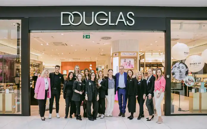 Super beauty vijest! Make Up School by Douglas nova je usluga popularne parfumerije Super beauty vijest! Make Up School by Douglas nova je usluga popularne parfumerije