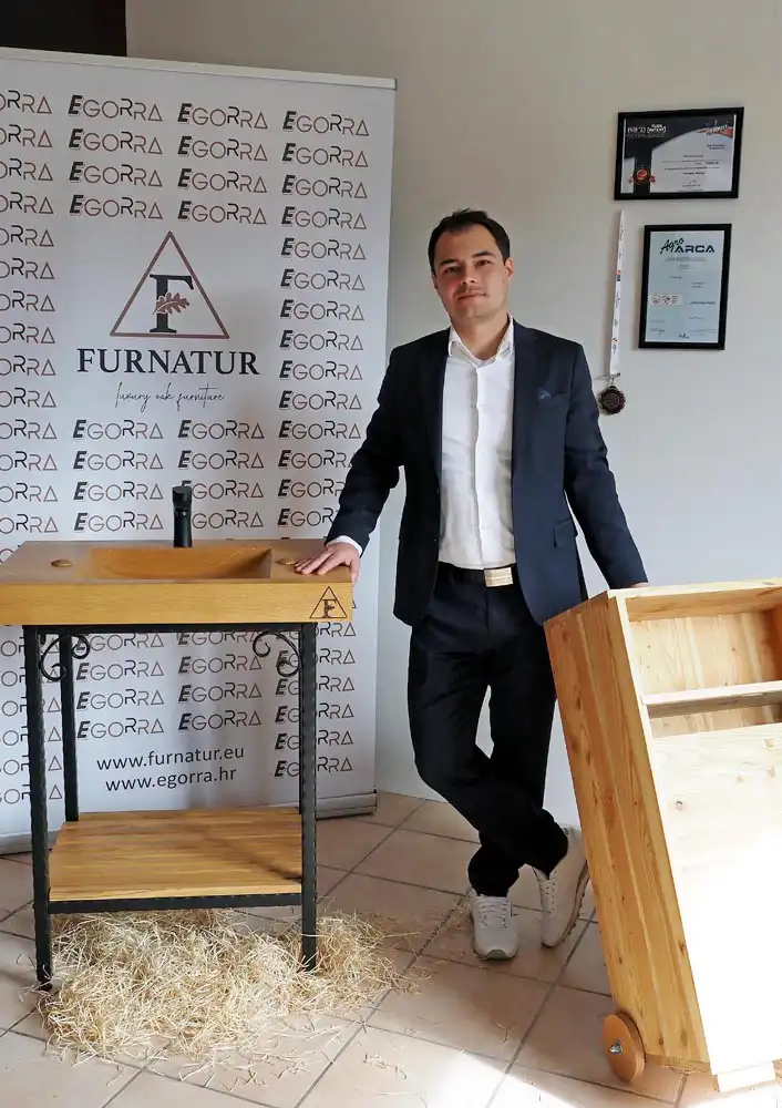 EGORRA pomiče granice – U Lepoglavi patentiran vodonepropusni premium namještaj FURNATUR izrađen od slavonskog hrasta