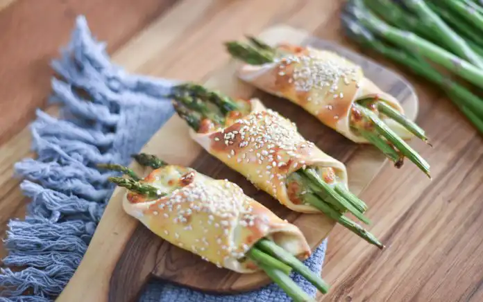 Tko voli šparoge? Imamo recept za lagani obrok sa sezonskom namirnicom. Tko voli šparoge? Imamo recept za lagani obrok sa sezonskom namirnicom.