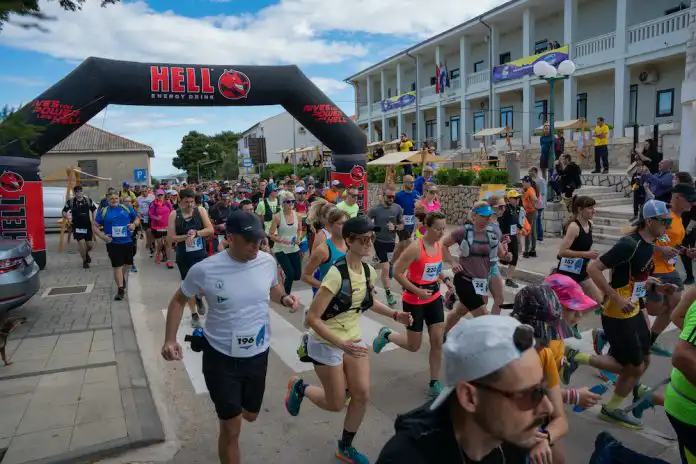 Island Pag Trail utrka održana u Kolanu privukla rekordan broj posjetitelja na predivan otok! Island Pag Trail utrka održana u Kolanu privukla rekordan broj posjetitelja na predivan otok!