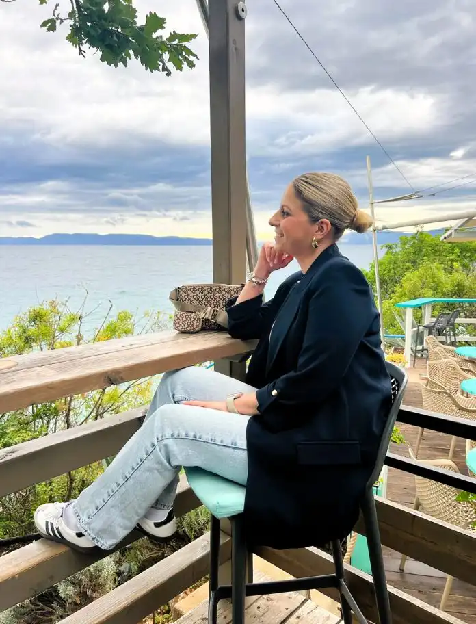 Stilueta Cafe: Ivona Horvat Stilueta Cafe: Ivona Horvat