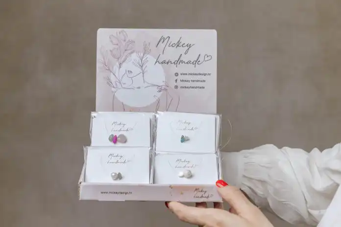 Mickey handmade nakit o kojem smo često pisali, sada možete pronaći u BIPA poslovnicama, čestitke dizajnerici! Mickey handmade nakit o kojem smo često pisali, sada možete pronaći u BIPA poslovnicama, čestitke dizajnerici!