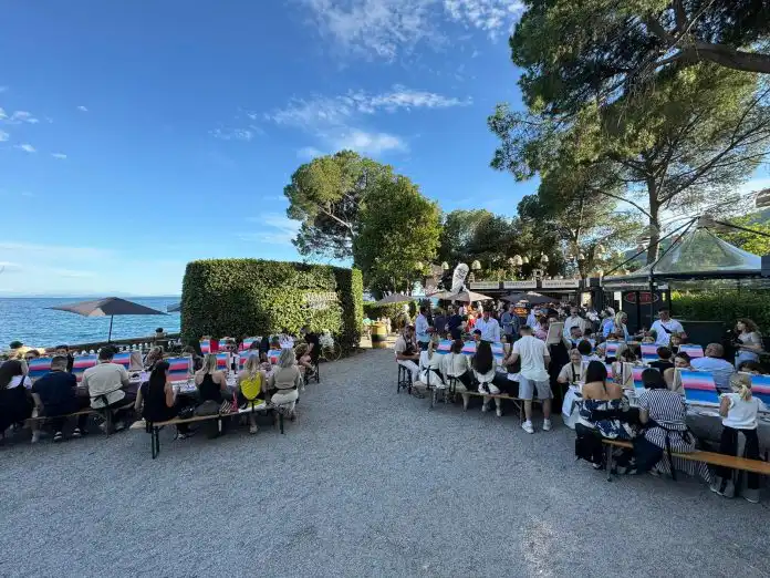 Uspješno izdanje „WINE & PAINT OPATIJA“ eventa u organizaciji Rotaract kluba Opatija Lungomare Uspješno izdanje „WINE & PAINT OPATIJA“ eventa u organizaciji Rotaract kluba Opatija Lungomare