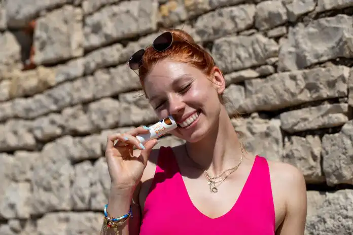 Ako već niste nabavili barem jedan, sada ćemo vas uvjeriti zašto morate imati i koristiti stickove sa zaštitnim faktorom Ako već niste nabavili barem jedan, sada ćemo vas uvjeriti zašto morate imati i koristiti stickove sa zaštitnim faktorom