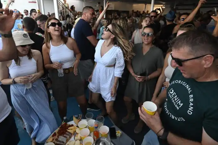 Jedan Oliver, jedan trajekt i jedan Trag u beskraju. Jedan Oliver, jedan trajekt i jedan Trag u beskraju.