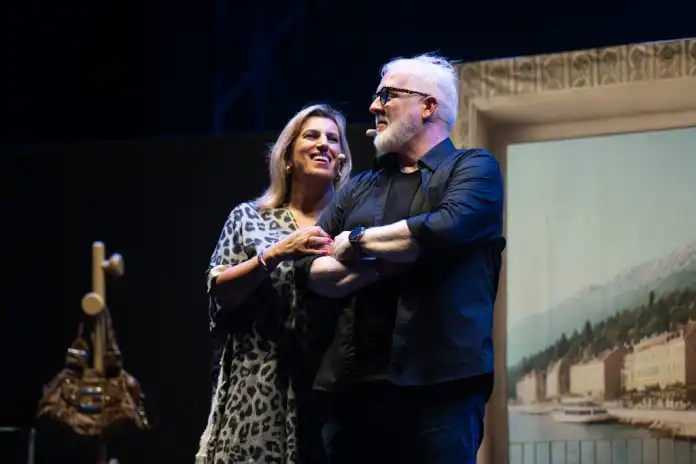 Mario i Irena znaju put do srca publike, nova predstava “4 sprovoda i vjenčanje” podigla svih na noge! Mario i Irena znaju put do srca publike, nova predstava “4 sprovoda i vjenčanje” podigla svih na noge!