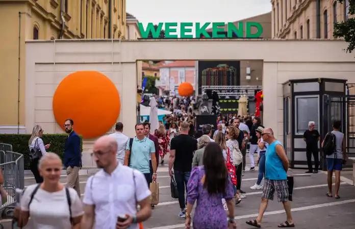 Weekend Media Festival već 17 godina spaja znanja, iskustva i odličan networking. Vidimo se u Rovinju. Weekend Media Festival već 17 godina spaja znanja, iskustva i odličan networking. Vidimo se u Rovinju.