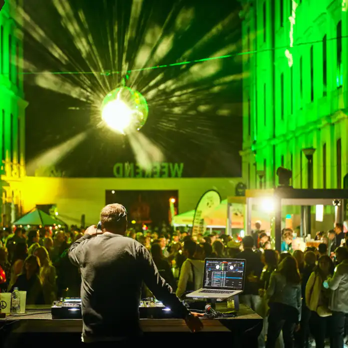 Puno je vikenda, a jedan je Weekend. Miach, Grše i Fedde Le Grand zabavaljat će posjetitelje ove godine! Puno je vikenda, a jedan je Weekend. Miach, Grše i Fedde Le Grand zabavaljat će posjetitelje ove godine!