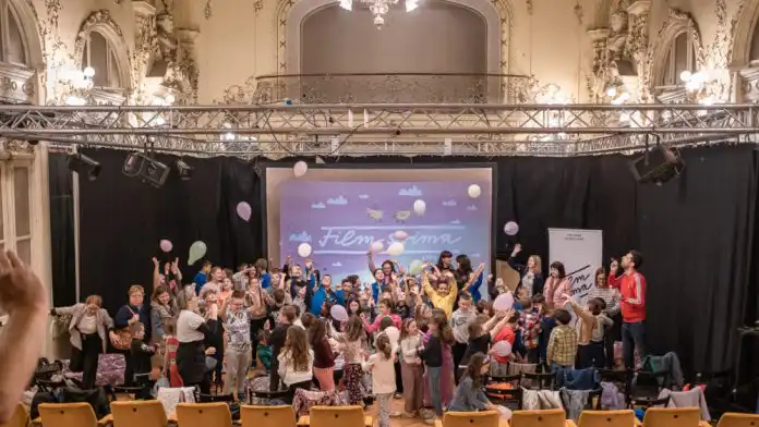 Međunarodni tjedan gluhih i nagluhih osoba znači novo izdanje jedinog inkluzivnog festivala posvećenog hrvatskom filmu. Međunarodni tjedan gluhih i nagluhih osoba znači novo izdanje jedinog inkluzivnog festivala posvećenog hrvatskom filmu.