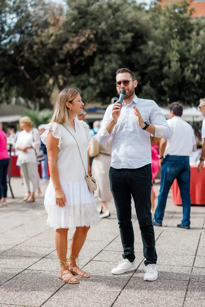 Pravi gušti su Novljanski gušti, a nakon gastro manifestacije prvi put posjetili smo Truck show. Pravi gušti su Novljanski gušti, a nakon gastro manifestacije prvi put posjetili smo Truck show.