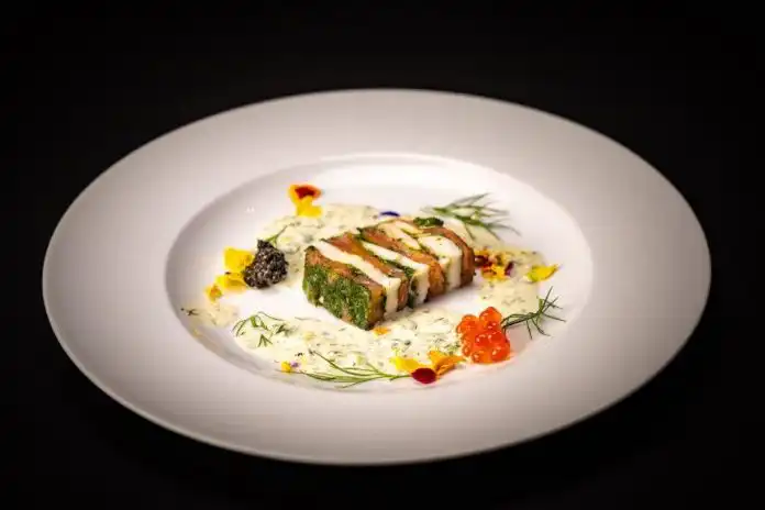 Chef Michael Husser oduševio ljubitelje gastromije večerom u Grand Hotelu Brioni. Chef Michael Husser oduševio ljubitelje gastromije večerom u Grand Hotelu Brioni.