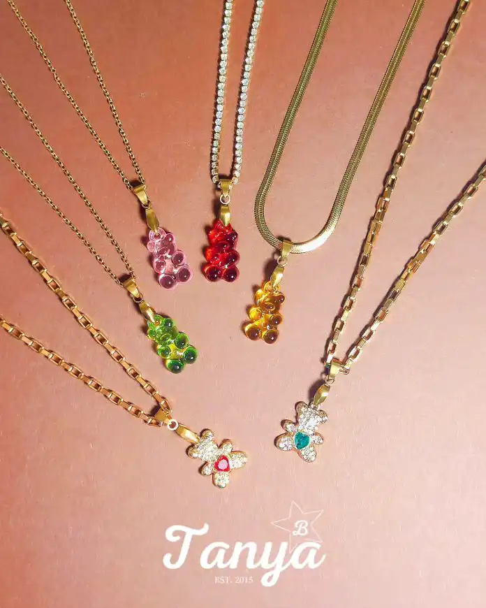 Povratak u djetinjstvo i devedesete s novom Tanya Bracelet kolekcijom. Povratak u djetinjstvo i devedesete s novom Tanya Bracelet kolekcijom.