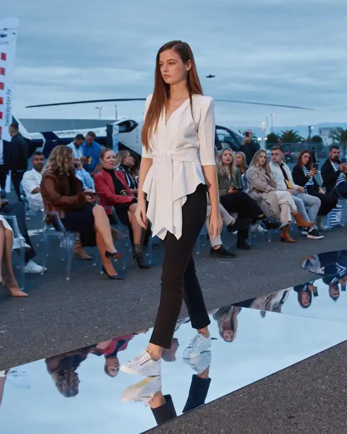 U Zadru održan Croatia Yacht Show. Pistom su prošetale kreacije domaćih brandova. U Zadru održan Croatia Yacht Show. Pistom su prošetale kreacije domaćih brandova.