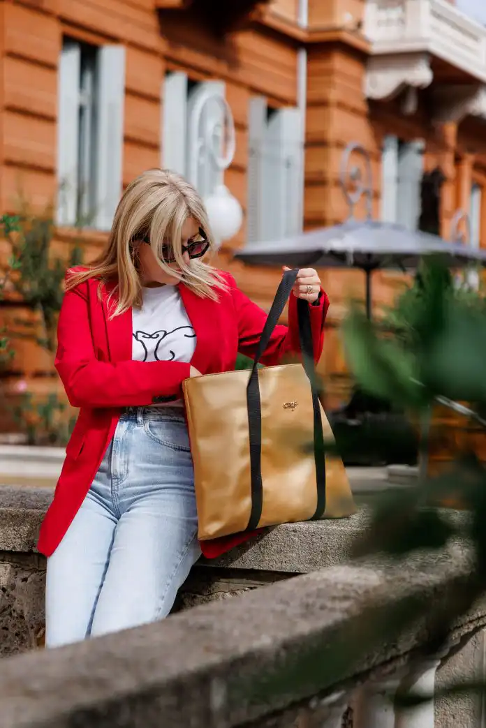 Torba koja privlači pažnju. Tote torba Chic IB bags dizajnerice Ivane Bičanić. Torba koja privlači pažnju. Tote torba Chic IB bags dizajnerice Ivane Bičanić.