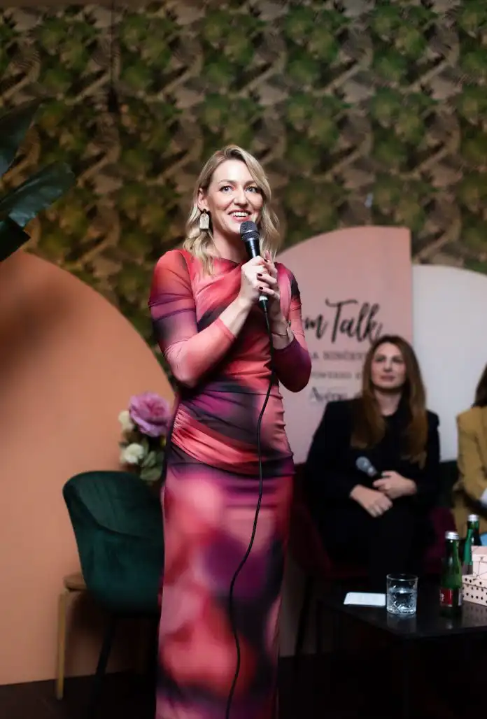 Otvorena jesenska sezona Mom Talk by Petra Ninčević. Okupile su se poduzetnice i žene koje privlači svijet poduzetništva. Otvorena jesenska sezona Mom Talk by Petra Ninčević. Okupile su se poduzetnice i žene koje privlači svijet poduzetništva.