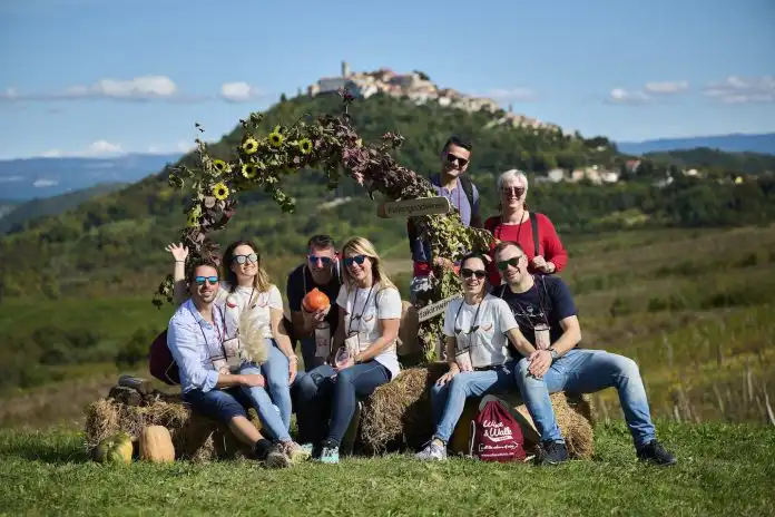 U Motovunu se održao Teran Wine & Walk! Brojni posjetitelji uživali u suncu, teranu i šetnji! U Motovunu se održao Teran Wine & Walk! Brojni posjetitelji uživali u suncu, teranu i šetnji!