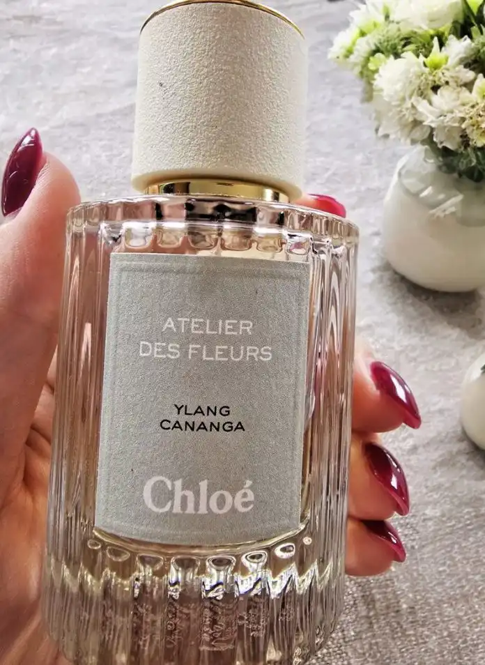 Qasamat Rasana, Ylang Cananga, Guilty, Olympea, Pear & Freesia i Dia 40 omiljeni su parfemi naših sugovornica! Qasamat Rasana, Ylang Cananga, Guilty, Olympea, Pear & Freesia i Dia 40 omiljeni su parfemi naših sugovornica!