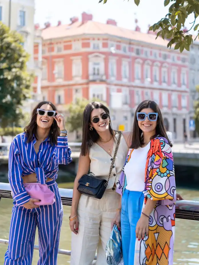 Kont-a-porter buvljak ove subote u znaku mode, druženja i poznato dobre atmosfere. Kont-a-porter buvljak ove subote u znaku mode, druženja i poznato dobre atmosfere.