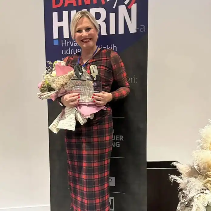 Jana Bubnič Arčanin, glavna urednica Radio Korza, dobila značajna priznanja za rad. Jana Bubnič Arčanin, glavna urednica Radio Korza, dobila značajna priznanja za rad.