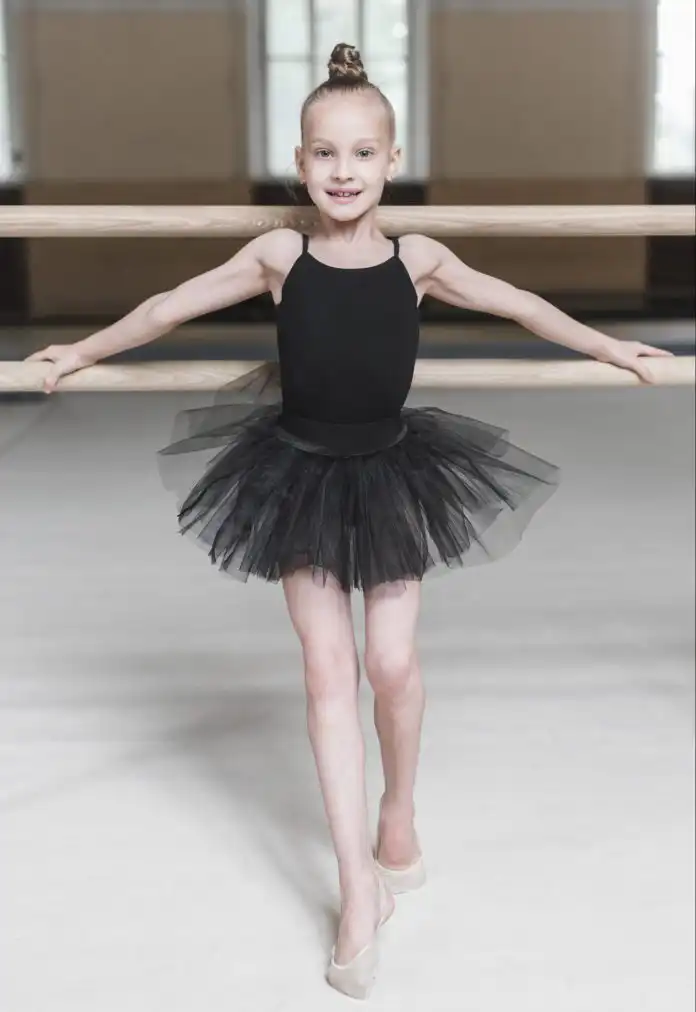 Tanja Tišma priprema baletnu Halloween radionicu za djevojčice! Naučit će osnove baleta i izrađivati ukrase. Tanja Tišma priprema baletnu Halloween radionicu za djevojčice! Naučit će osnove baleta i izrađivati ukrase.