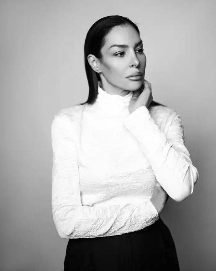 Iva Berišić je žena pojava otkad se pojavila. Karizmi dodajte trud, učenje i rad i imate… uspjeh. Iva Berišić je žena pojava otkad se pojavila. Karizmi dodajte trud, učenje i rad i imate… uspjeh.