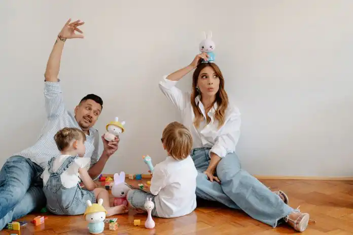 Alilo zečići imaju sadržaj bajki, pjesama i uspavanki na engleskom, sad sadrže posebno snimljeni sadržaj na hrvatskom jeziku. Alilo zečići imaju sadržaj bajki, pjesama i uspavanki na engleskom, sad sadrže posebno snimljeni sadržaj na hrvatskom jeziku.