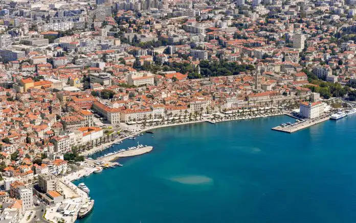 Split – destinacija koja živi 365 dana u godini! Evo zašto ga posjetiti ove jeseni i zime. Split – destinacija koja živi 365 dana u godini! Evo zašto ga posjetiti ove jeseni i zime.