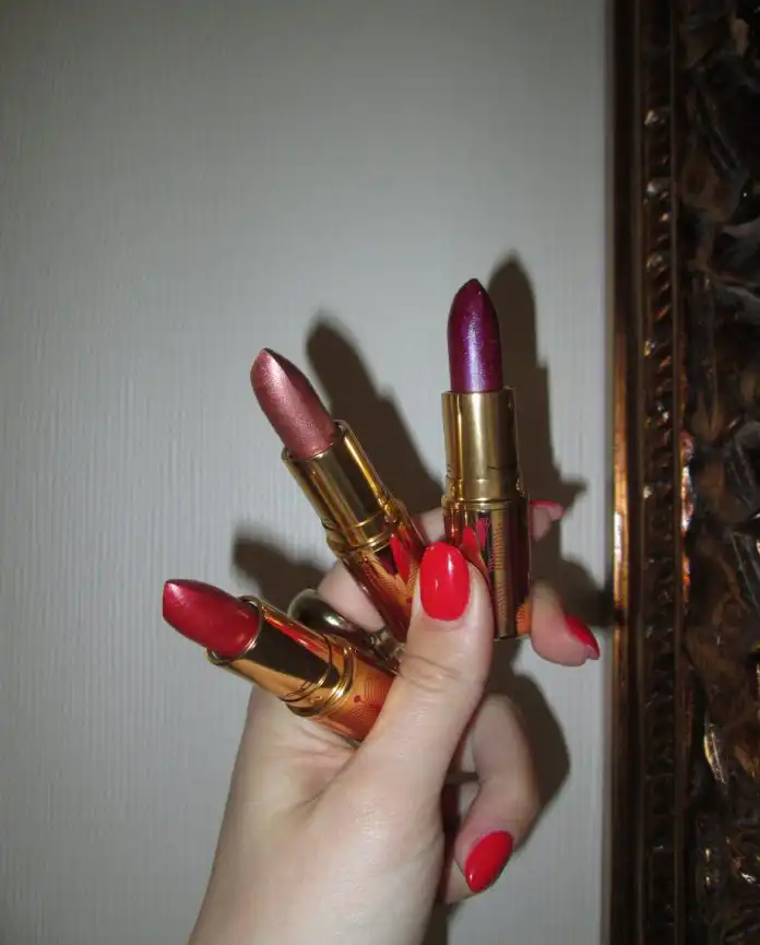 M·A·C ima kolekciju stvorenu za blagdane. I da, sve nam se sviđa. M·A·C ima kolekciju stvorenu za blagdane. I da, sve nam se sviđa.