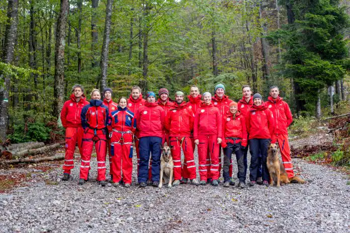 Predstavljen humanitarni kalendar Riječki dečki 2025. – Momčad za spašavanje Predstavljen humanitarni kalendar Riječki dečki 2025. – Momčad za spašavanje