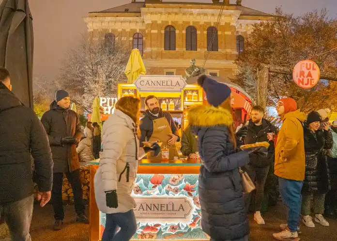 STILUETA XMAS: Petak je za Adventiranje na Rezoluciji i humanitarno konobarenje Ivana Šarića STILUETA XMAS: Petak je za Adventiranje na Rezoluciji i humanitarno konobarenje Ivana Šarića