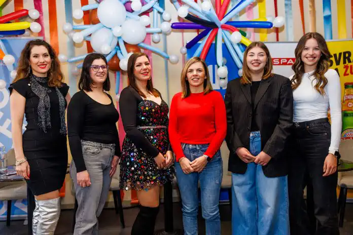 Dea, Emma, Nora, Patricia, Ana ili Petra – tko će biti Kraljica Riječkog karnevala? Dea, Emma, Nora, Patricia, Ana ili Petra – tko će biti Kraljica Riječkog karnevala?