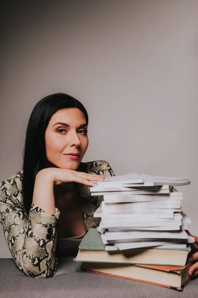 ”U pisanju sam pronašla svrhu svoje duše. To je ono čime se želim baviti kompletno sa srcem”, Stela Cavrić ”U pisanju sam pronašla svrhu svoje duše. To je ono čime se želim baviti kompletno sa srcem”, Stela Cavrić