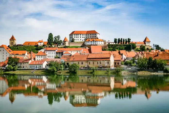 Najstariji grad u Sloveniji- Ptuj poziva na karneval i savršen odmor u paru! Najstariji grad u Sloveniji- Ptuj poziva na karneval i savršen odmor u paru!
