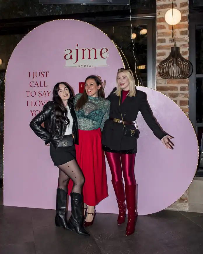 Zabavno druženje povodom Valentinova priredio je AJME portal! Zabavno druženje povodom Valentinova priredio je AJME portal!