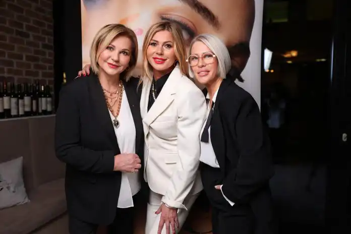 Sanja Agić lansirala Make up radionice za žene svih generacija Sanja Agić lansirala Make up radionice za žene svih generacija