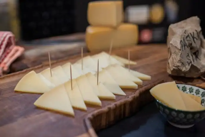 Proslava mladog Paškog sira u Kneževom dvoru: EN PRIMEUR 2025. Proslava mladog Paškog sira u Kneževom dvoru: EN PRIMEUR 2025.