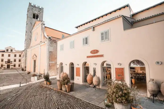 Stilueta preporuka: Istra se voli okusima, obavezno posjetite Aura shopove. Stilueta preporuka: Istra se voli okusima, obavezno posjetite Aura shopove.