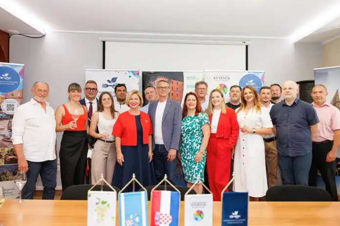 Više od vina, emocija, trud, generacijska povezanost i zajedništvo kraja. Kvarner Wines. Više od vina, emocija, trud, generacijska povezanost i zajedništvo kraja. Kvarner Wines.