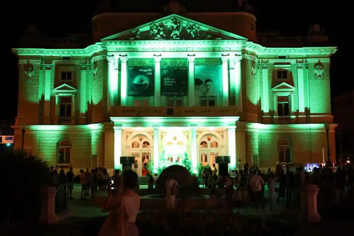 Najljepše su noći… Riječke ljetne noći. Najljepše su noći… Riječke ljetne noći.