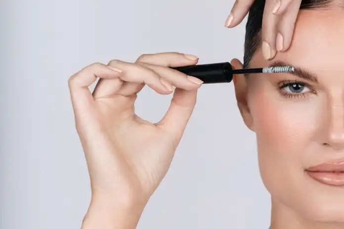 Znate li da je Kallos hrvatski brend? Imaju sjajan novitet za idealne obrve. Znate li da je Kallos hrvatski brend? Imaju sjajan novitet za idealne obrve.