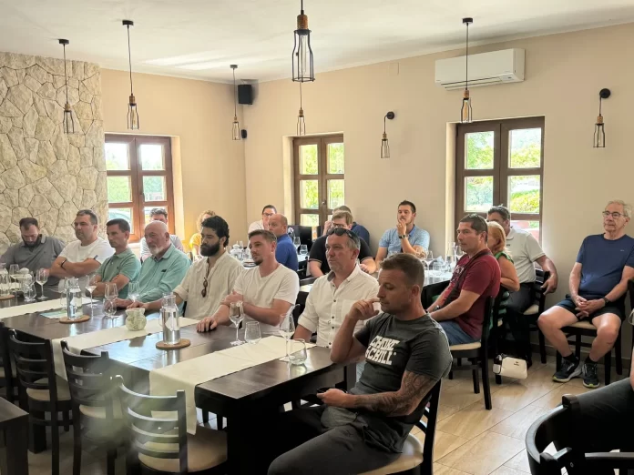 Primjena umjetne inteligencije i dronova u vinogradarstvu. Kvarner kao primjer pametne poljoprivrede Primjena umjetne inteligencije i dronova u vinogradarstvu. Kvarner kao primjer pametne poljoprivrede