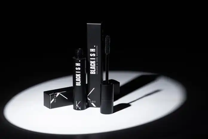 Kallos Blackish je prava revolucija u rutini šminkanja. Kallos Blackish je prava revolucija u rutini šminkanja.