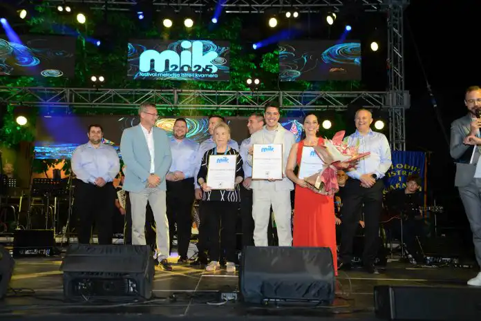 Čestitke našoj Suzani Matušan, pobjednici MIK-a u Krnici! Čestitke našoj Suzani Matušan, pobjednici MIK-a u Krnici!