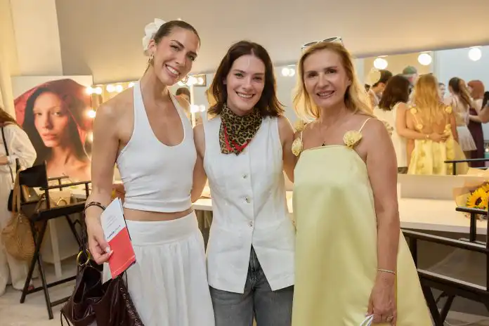 Otvoren je Artistic Beauty Hub. Iza projekta stoji Ivana Lončar – makeup artistica, sociologinja i kreativna strateginja. Otvoren je Artistic Beauty Hub. Iza projekta stoji Ivana Lončar – makeup artistica, sociologinja i kreativna strateginja.