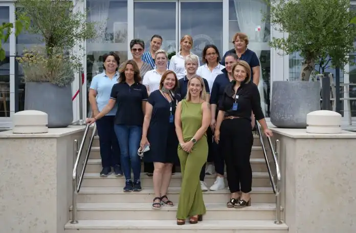 Jovana Čutul izdaje knjigu, danas je potpisan i ugovor o sponzorstvu s Marinom Punat. Jovana Čutul izdaje knjigu, danas je potpisan i ugovor o sponzorstvu s Marinom Punat.