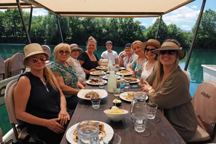 Ženski vikend u Bihaću – moda, ljepota, avantura i bosanska pita na jednom mjestu! Ženski vikend u Bihaću – moda, ljepota, avantura i bosanska pita na jednom mjestu!