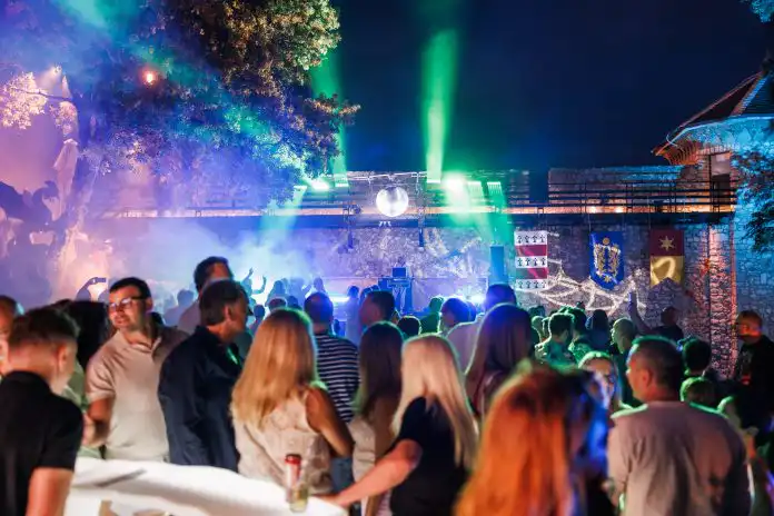 Rijeka je spremna za rock party! Rock’n’Rollin’ time na Trsatskoj Gradini 16.8. Rijeka je spremna za rock party! Rock’n’Rollin’ time na Trsatskoj Gradini 16.8.